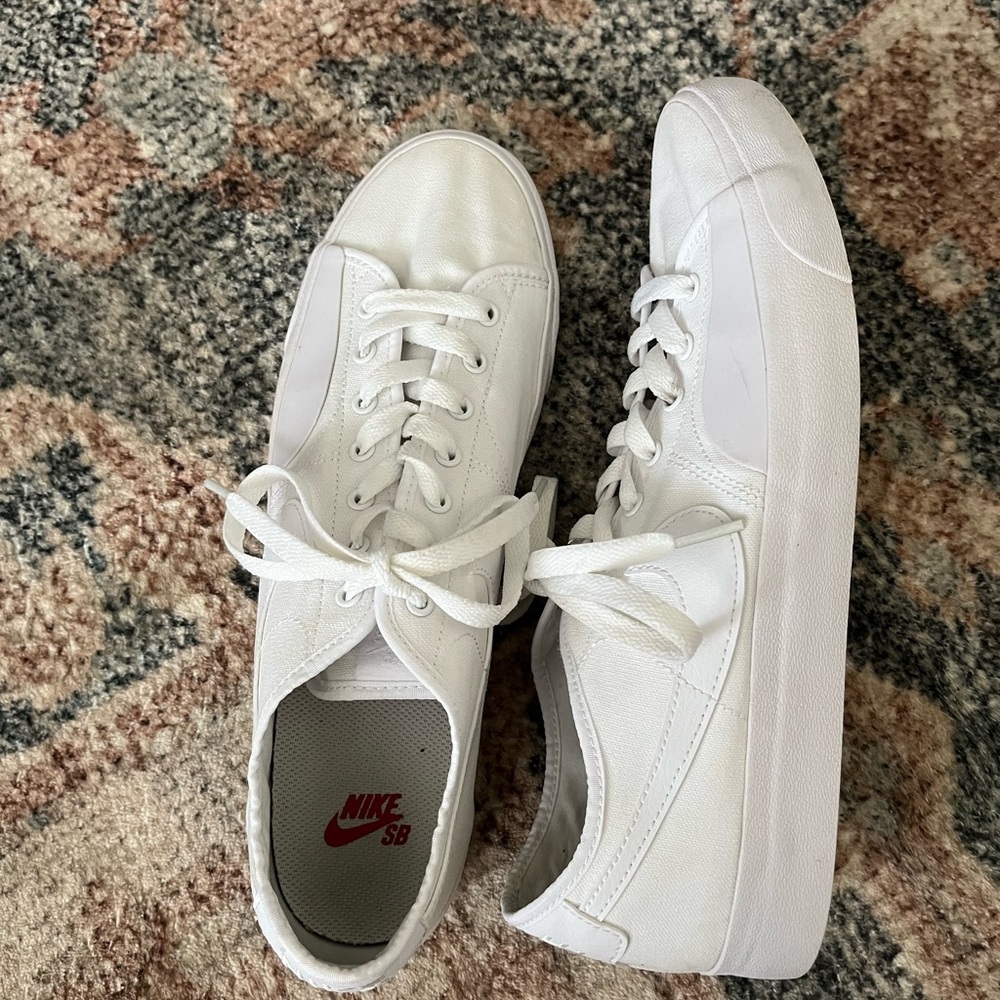 Nike SB street shoe
